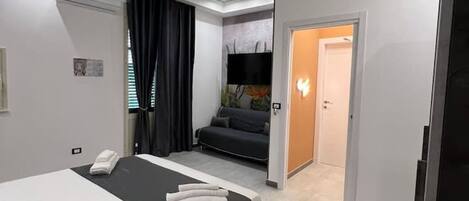 2 bedrooms, in-room safe, iron/ironing board, travel crib