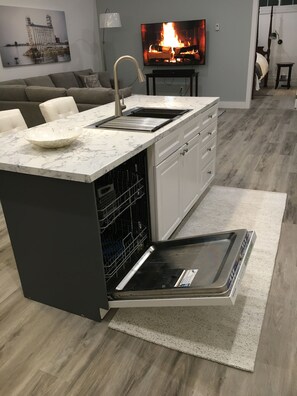 Interior - COUPLES RETREAT Downtown Collingwood, Ontario (Collingwood)