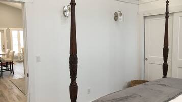 Strykejern/-brett, wi-fi og sengetøy