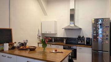 Réfrigérateur, micro-ondes, four, lave-vaisselle