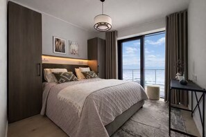 3 bedrooms, iron/ironing board, WiFi, bed sheets - 1st Row Beachfront Luxury 3BR Terrace + parking. (Tallinn)