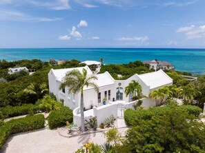 Exterior - Charming Villa 360° with Ocean Views + Hot Tub (Providenciales)