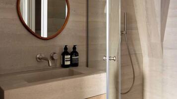 Apartment | Bathroom