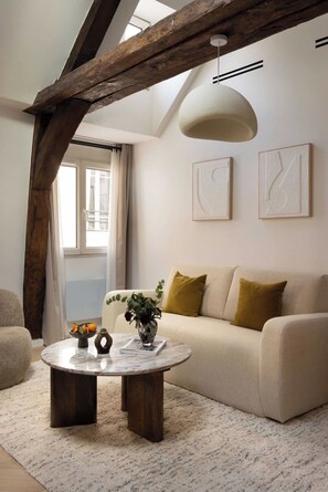 Apartment | Wohnzimmer | Kamin