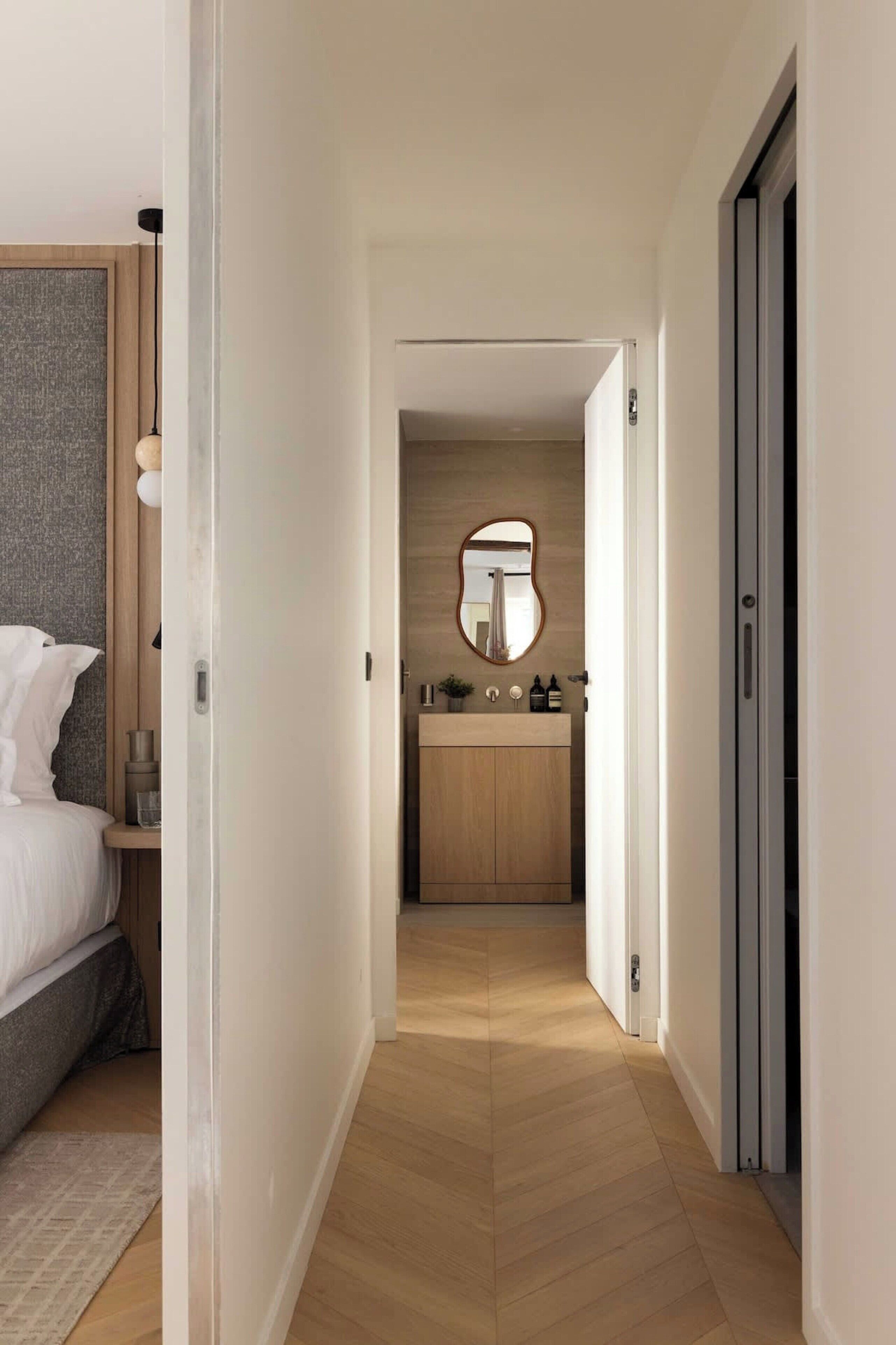 Apartment | Bathroom | Hair dryer, shampoo