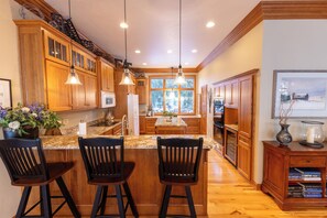 Fridge, microwave, oven, stovetop - Luxury Waterfront Retreat in Southern Door (Sturgeon Bay)