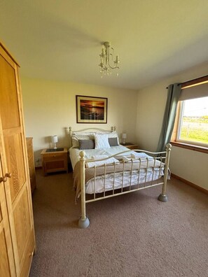 Iron/ironing board, travel crib, free WiFi, bed sheets
