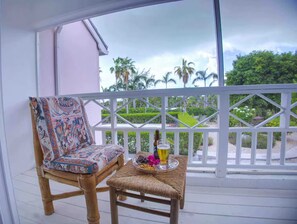 Property grounds - Green Acres - Scenic views of The Royal Turks and Caicos Golf Course (Grace Bay)