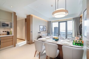 Dining - Luxurious 2BD in Address Residences Opera Walk to Dubai Mall & Burj Khalifa (Dubai)