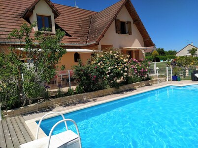 Summer rental Villa & pool Lons le Saunier