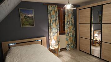 5 chambres, fer et planche Ă repasser, accĂšs Internet