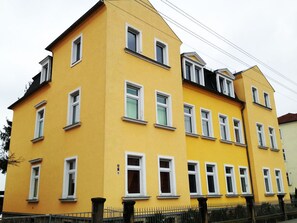 Exterior - Vacation apartment Klaus • Comfortable vacation apartment between the old town & Elbe cycle path (Dresden)