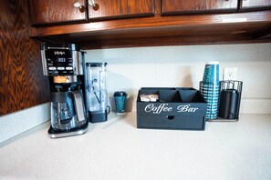 Kaffee und/oder Kaffeemaschine