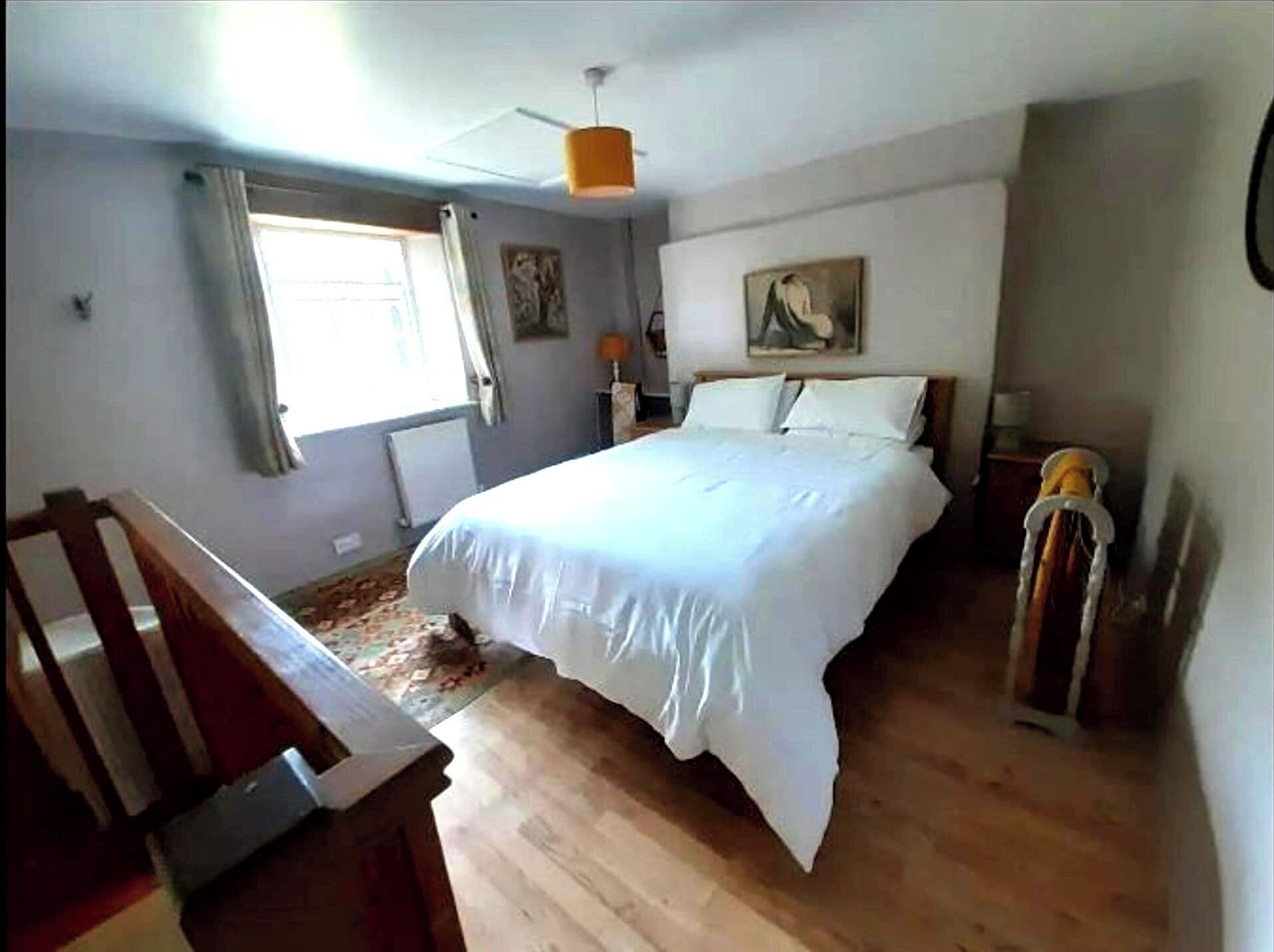 1 chambre, fer et planche à repasser, Wi-Fi gratuit, draps fournis