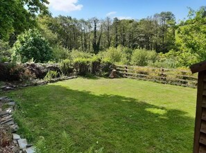 Property grounds - Cottage - Sleeps 2 - River Lynher Walks & Fishing (Callington)