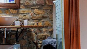 House, Balcony, Mountain View | Bathroom | Shower, free toiletries, hair dryer, towels