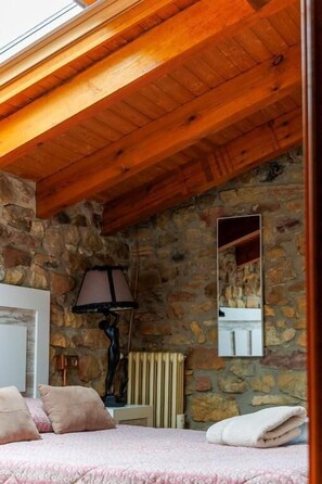 Desk, laptop workspace, soundproofing, iron/ironing board - El Refugio I de Verdiago (Verdiago)