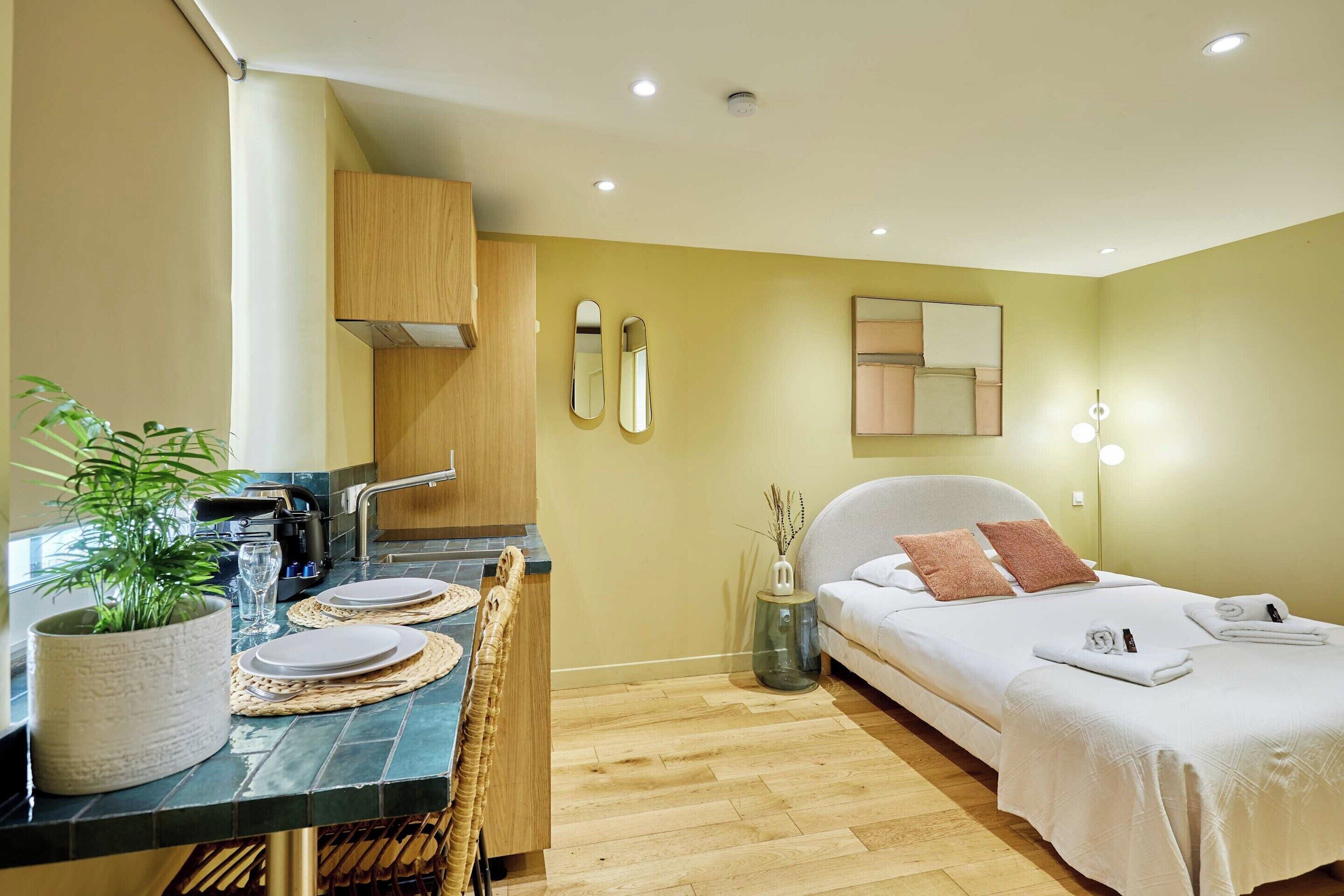 Apartment | 1 bedroom, laptop workspace, iron/ironing board