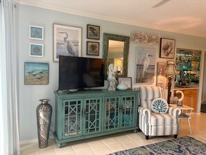 TV - 1800 ATLANTIC  
2-bedroom condo with Particle Ocean view in Key West Florida (Key West)