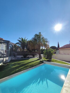 Outdoor pool - House Les Vignes du Paradis with swimming pool - residential area (Carqueiranne)