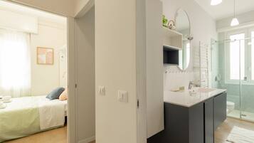 Bügeleisen/Bügelbrett, Reisekinderbett