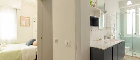 アイロン / アイロン台、旅行用ベビーベッド