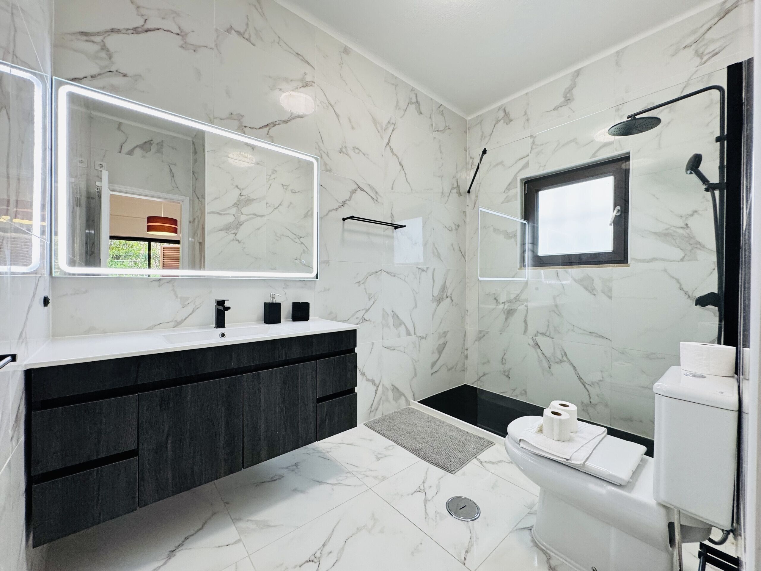 Shower, towels