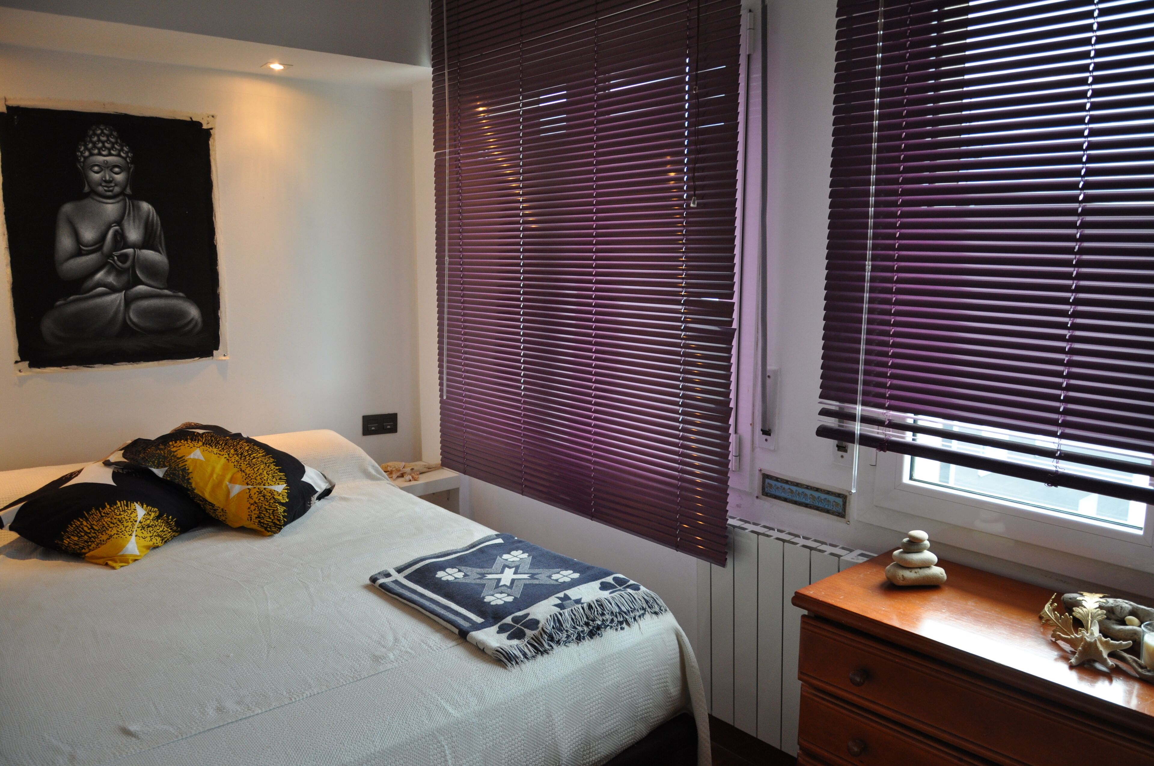 1 slaapkamer, een strijkplank/strijkijzer, wifi