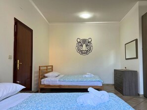 1 camera, ferro/asse da stiro, Wi-Fi, lenzuola