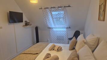 1 bedroom, free WiFi, bed sheets