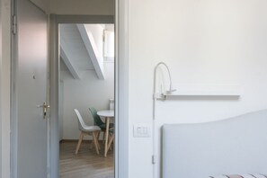 Interior - Alcova Apartment by Holiday Solutions (Como)