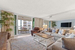 Smart TV - Charming Beachfront 1065 w/Beach Service (Destin)