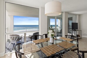 Dining - Stunning Beachfront Shoreline Towers 2056 (Destin)