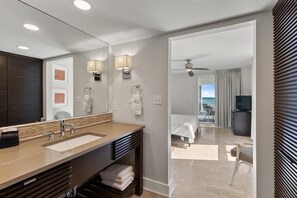 Iron/ironing board, free WiFi, bed sheets - Stunning Beachfront Shoreline Towers 2056 (Destin)