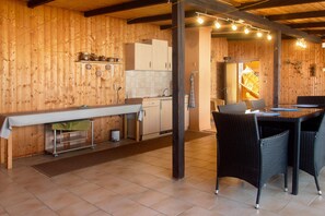 Dining - Apartment on the Main 2 with Private Terrace (Gemünden am Main)