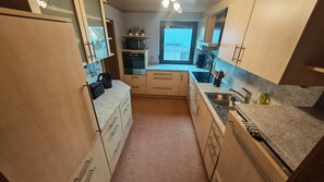 微波爐、焗爐、電熱水壺、廚房用具/餐具/器皿