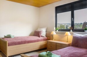 2 bedrooms, WiFi, bed sheets