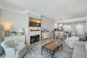 TV - Penthouse 2123 w/Beach Service (Destin)