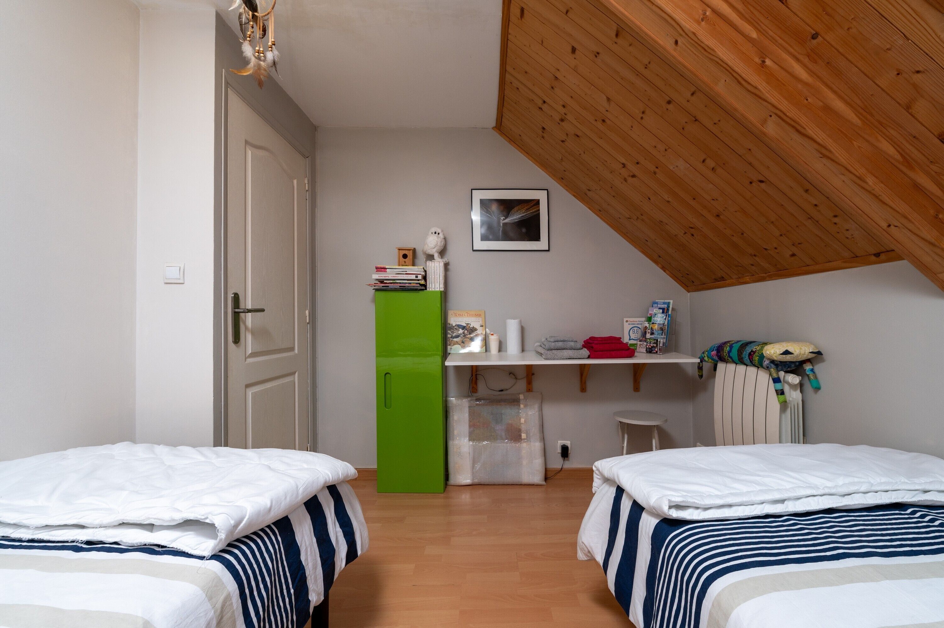 WiFi、ベッドシーツ