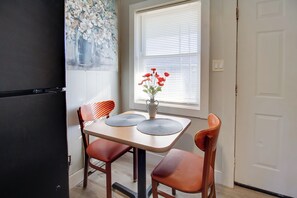 Dining - Cozy Huntsville Studio Near Lowe Mill (Huntsville)