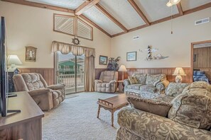 TV, offices - Loafers Lodge - Channel Home (North Myrtle Beach)