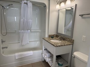 Shower, hair dryer, towels - Amazing Ocean Front 2BR 2 BA - Camelot 911 (Myrtle Beach)