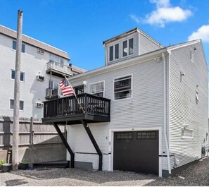 Exterior - Anchor’d in Hampton : Coastal Getaway Steps to Beach (Hampton)
