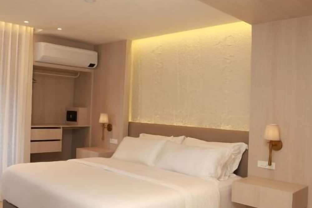 VPV SUITES & CASINO