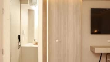 Doppia Deluxe, balcone | Una cassaforte in camera, tende oscuranti, Wi-Fi gratuito