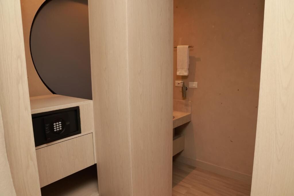 Doppia Standard, balcone | Interni