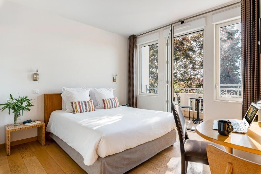 ห้องดับเบิล, ระเบียง, วิวสวน | ห้องเก็บเสียง, เตารีด/โต๊ะรีดผ้า, Wi-Fi ฟรี