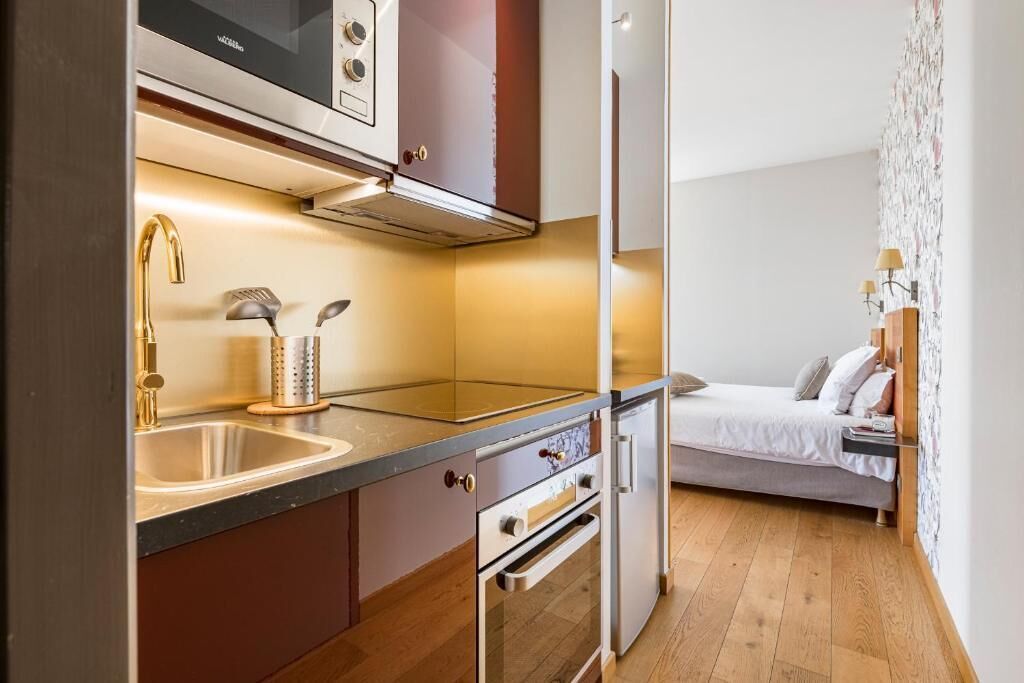 Quarto casal luxo, sacada, vista para o jardim | Cozinha privada | Máquina de café expresso, cafeteira/chaleira, chaleira elétrica