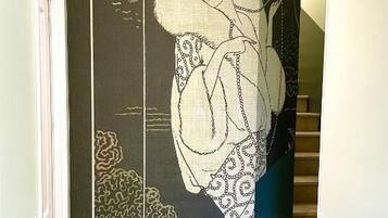 Signature Suite, Balcony, Garden View | Interior