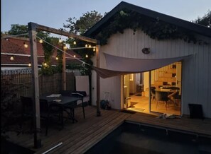 Outdoor dining - Le Ruchon - Pleasant Tiny House with swimming pool (Gujan-Mestras)
